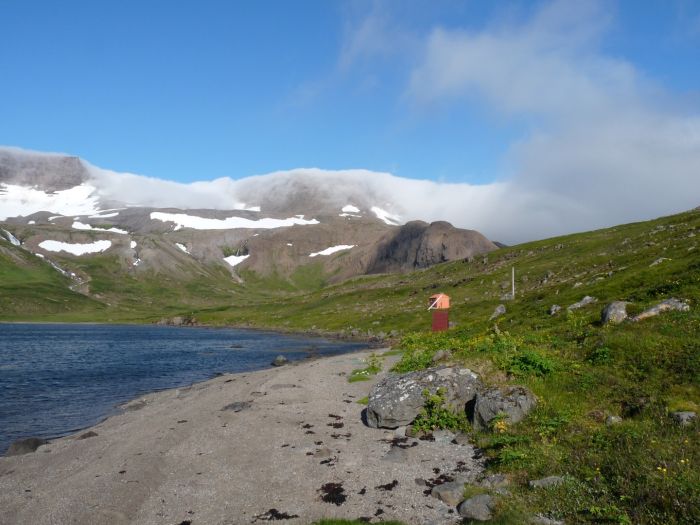 Les montagnes autour d'Hrafnfjörður