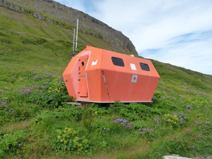 La cabane d'urgence du Hornvík